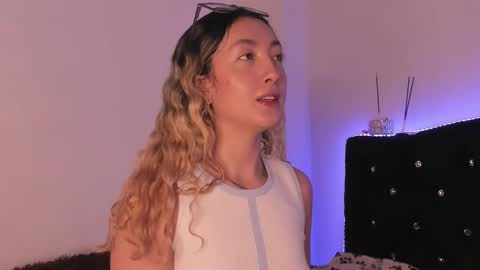 Lau Miller online show from November 2025 03:39:02 AM