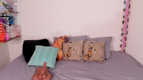 laura1__ online show from October 2025 10:08:02 PM