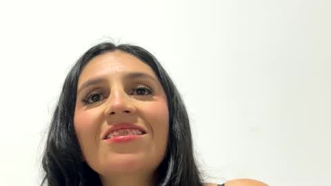 laura  online show from May 2026 02:50:02 AM