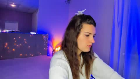 Snapshot of laura__leee chatting on May 2026 05:13:01 AM Laura online show from May 2026 05:13:01 AM