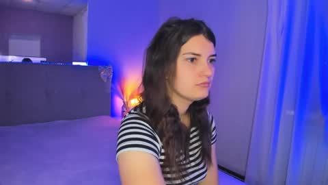 Snapshot of laura__leee chatting on May 2026 05:02:02 AM Laura online show from May 2026 05:02:02 AM