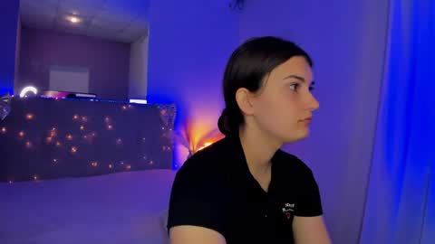 Snapshot of laura__leee chatting on May 2026 05:23:02 AM Laura online show from May 2026 05:23:02 AM