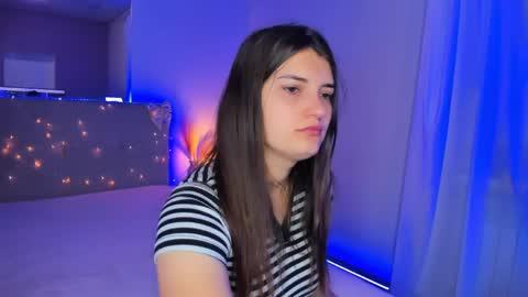 Snapshot of laura__leee chatting on May 2026 04:53:02 AM Laura online show from May 2026 04:53:02 AM