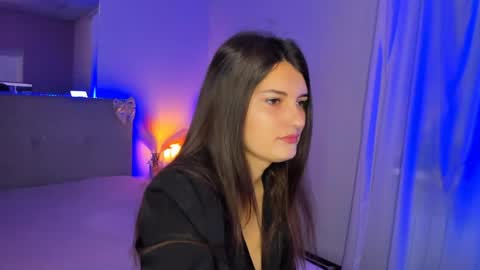 Snapshot of laura__leee chatting on May 2026 05:04:02 AM Laura online show from May 2026 05:04:02 AM