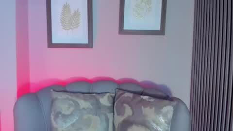 Laura online show from February 2025 04:03:01 PM