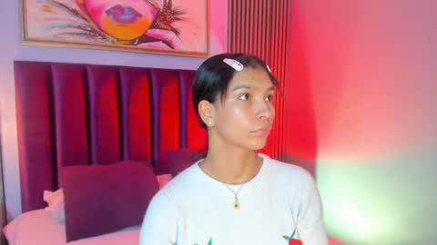 Laura online show from November 2025 12:33:02 PM