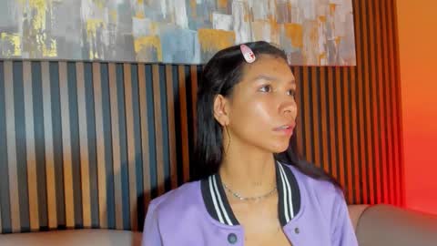 Laura online show from December 2025 12:23:02 PM