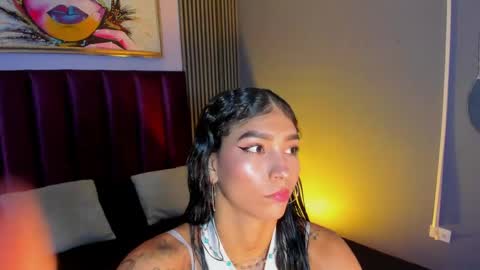 Snapshot of laura_aristizabal_19 chatting on April 2026 12:44:02 PM Laura online show from April 2026 12:44:02 PM