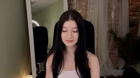 Laura online show from December 2024 08:49:01 PM