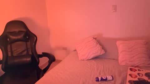 Snapshot of laura_d23 chatting on February 2026 01:10:02 AM laura online show from February 2026 01:10:02 AM