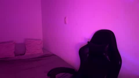 Snapshot of laura_d23 chatting on March 2026 12:06:02 AM laura online show from March 2026 12:06:02 AM