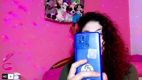 Snapshot of laura_fountain_ chatting on April 2026 12:38:02 PM weedcam Curly Laura OF online show from April 2026 12:38:02 PM