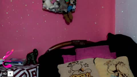 Snapshot of laura_fountain_ chatting on April 2026 03:09:01 PM weedcam Curly Laura OF online show from April 2026 03:09:01 PM