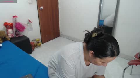 Snapshot of laura_foxx2379 chatting on October 2025 01:55:02 AM laura_foxx2379 online show from October 2025 01:55:02 AM