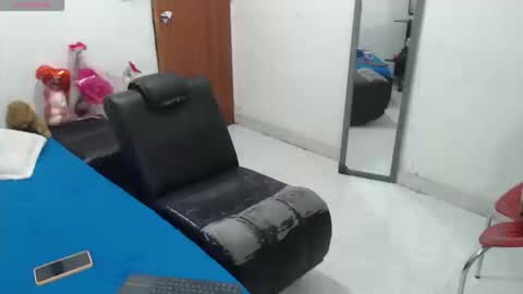 Snapshot of laura_foxx2379 chatting on October 2025 02:22:02 AM laura_foxx2379 online show from October 2025 02:22:02 AM