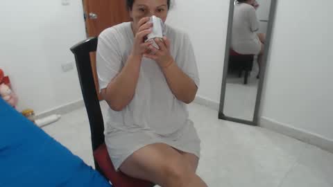 Snapshot of laura_foxx2379 chatting on November 2025 09:46:02 PM laura_foxx2379 online show from November 2025 09:46:02 PM