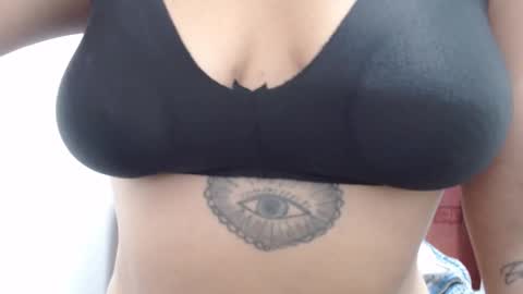  Laura  online show from September 2025 02:08:01 PM