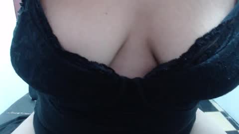  Laura  online show from February 2026 06:08:02 PM