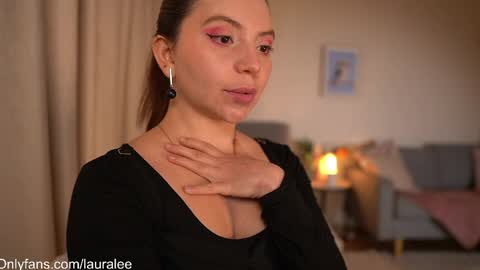 Laura Lee. online show from May 2026 01:34:01 AM