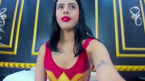 L A U R A online show from December 2025 12:03:02 PM