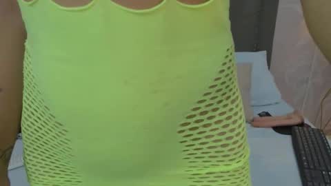 L A U R A online show from December 2025 12:14:02 PM