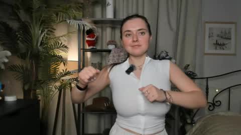 Snapshot of laura_mutti chatting on April 2026 04:00:01 PM Samantha online show from April 2026 04:00:01 PM