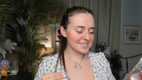 Snapshot of laura_mutti chatting on May 2026 03:51:02 PM Samantha online show from May 2026 03:51:02 PM