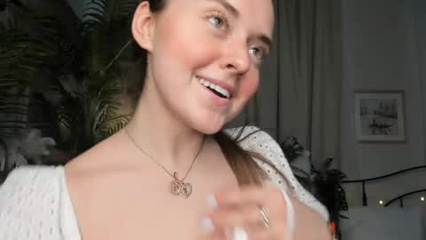 Snapshot of laura_mutti chatting on May 2026 04:01:02 PM Samantha online show from May 2026 04:01:02 PM