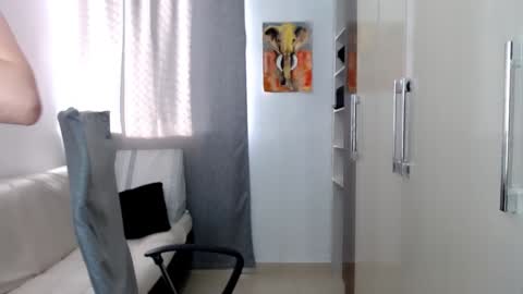 Snapshot of laura_pervert_ chatting on January 2025 09:21:01 PM Laura online show from January 2025 09:21:01 PM