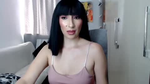 Snapshot of laura_pervert_ chatting on November 2025 09:15:02 PM Laura online show from November 2025 09:15:02 PM