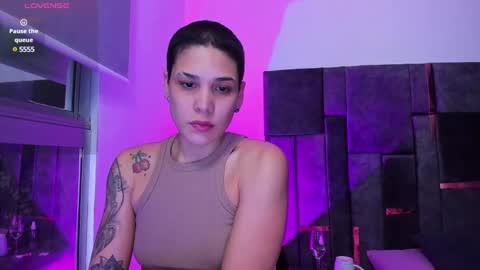 Snapshot of laura_r23 chatting on February 2025 03:11:02 AM Laura Rose online show from February 2025 03:11:02 AM