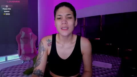 Snapshot of laura_r23 chatting on March 2025 12:00:01 PM Laura Rose online show from March 2025 12:00:01 PM