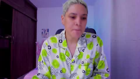 Snapshot of laura_r23 chatting on September 2025 11:14:01 AM Laura Rose online show from September 2025 11:14:01 AM