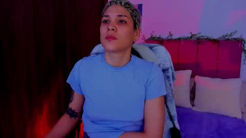 Snapshot of laura_r23 chatting on October 2025 06:52:02 PM Laura Rose online show from October 2025 06:52:02 PM