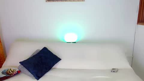 Laura online show from March 2025 02:39:02 AM