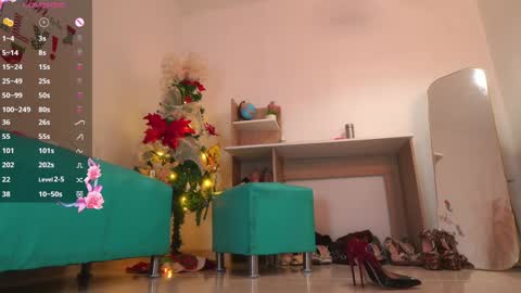 Snapshot of laura_zans_ chatting on December 2024 02:37:01 PM Laura Zans I am sensual goddes and i was born for loveworshipping and enjoyment. online show from December 2024 02:37:01 PM