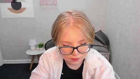 Laura online show from February 2026 09:45:02 AM