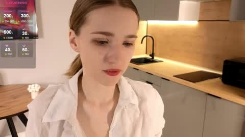 Snapshot of lauracollins__ chatting on April 2026 02:12:02 PM May online show from April 2026 02:12:02 PM
