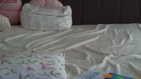 Snapshot of lauradelight chatting on April 2026 12:29:02 PM NatalieDelight online show from April 2026 12:29:02 PM