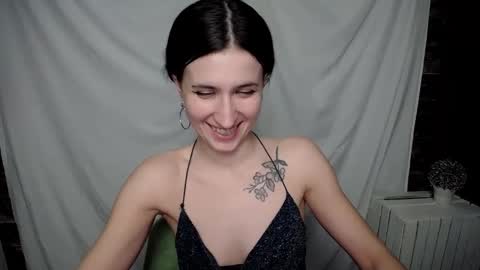 Snapshot of lauradre_ chatting on February 2025 02:55:02 PM Laura online show from February 2025 02:55:02 PM