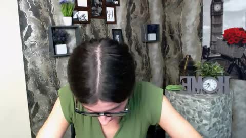 Snapshot of lauradre_ chatting on October 2025 11:22:01 AM Laura online show from October 2025 11:22:01 AM