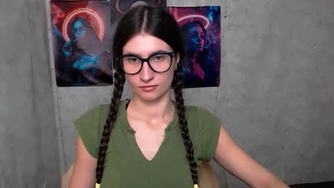 Snapshot of lauradre_ chatting on October 2025 07:53:01 AM Laura online show from October 2025 07:53:01 AM