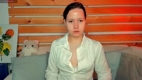 Snapshot of lauraellinss chatting on October 2025 08:13:01 AM Laura online show from October 2025 08:13:01 AM