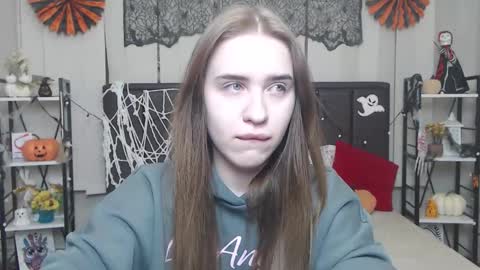 Snapshot of laurahlot chatting on October 2025 06:36:01 PM LauraHlot online show from October 2025 06:36:01 PM