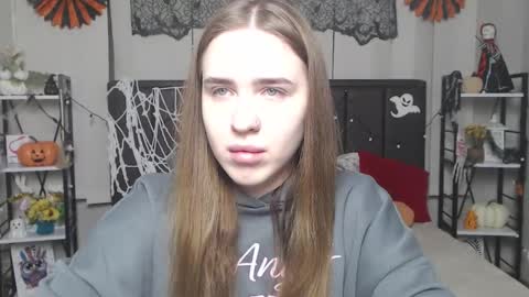 Snapshot of laurahlot chatting on October 2025 07:04:02 PM LauraHlot online show from October 2025 07:04:02 PM