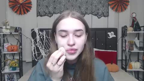 Snapshot of laurahlot chatting on November 2025 06:27:01 AM LauraHlot online show from November 2025 06:27:01 AM