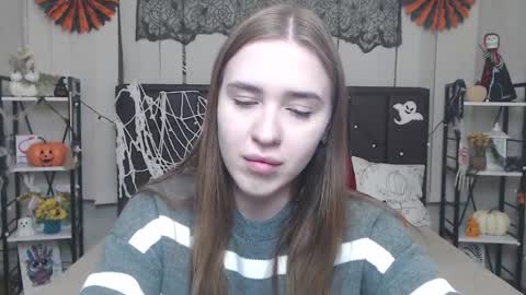 Snapshot of laurahlot chatting on November 2025 06:31:01 PM LauraHlot online show from November 2025 06:31:01 PM