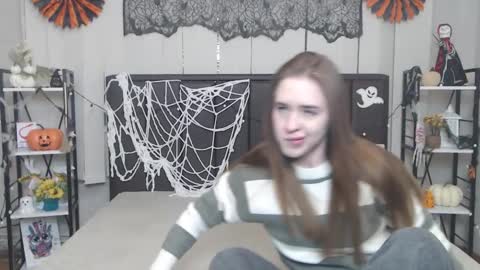 Snapshot of laurahlot chatting on November 2025 06:08:01 PM LauraHlot online show from November 2025 06:08:01 PM