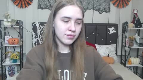 Snapshot of laurahlot chatting on November 2025 06:29:01 PM LauraHlot online show from November 2025 06:29:01 PM