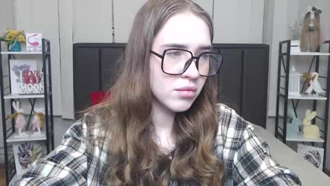 Snapshot of laurahlot chatting on November 2025 06:49:02 AM LauraHlot online show from November 2025 06:49:02 AM